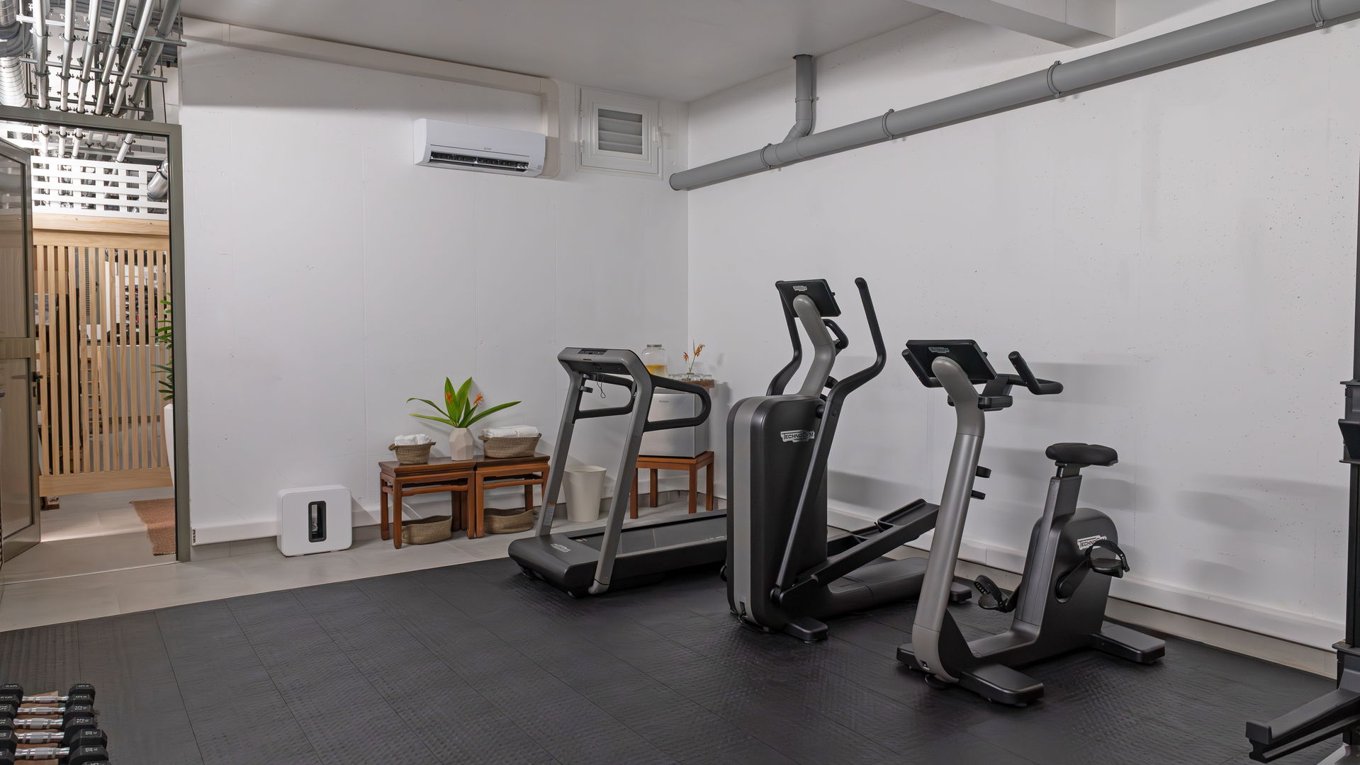 FITNESS AREA