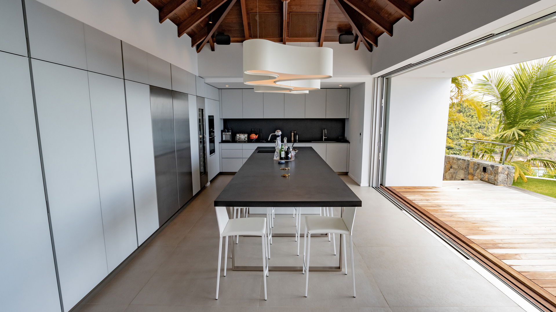 KITCHEN & DINING AREA