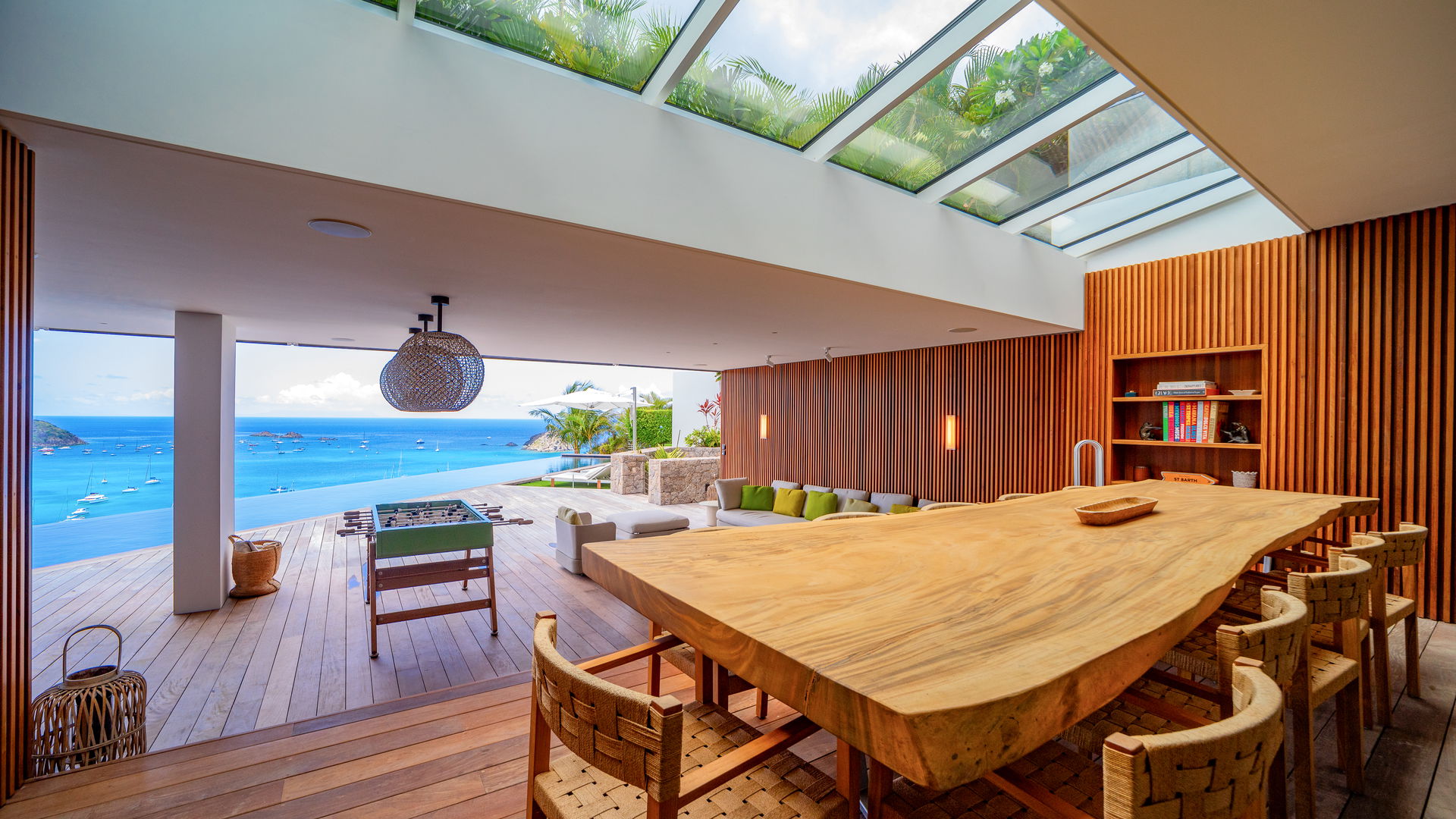 KITCHEN & DINING AREA