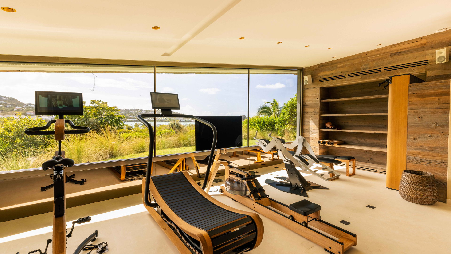 FITNESS AREA