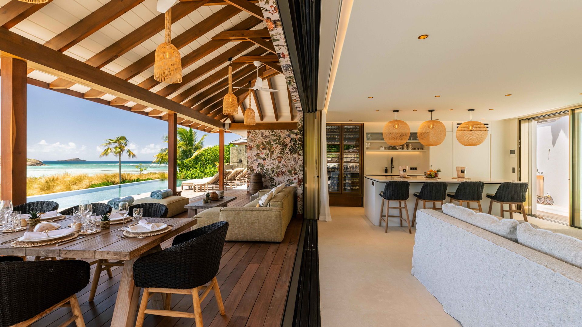 KITCHEN & DINING AREA