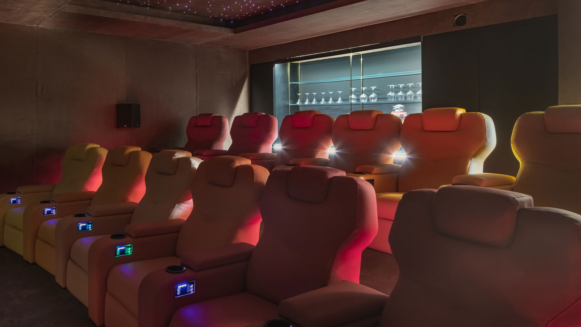 CINEMA ROOM