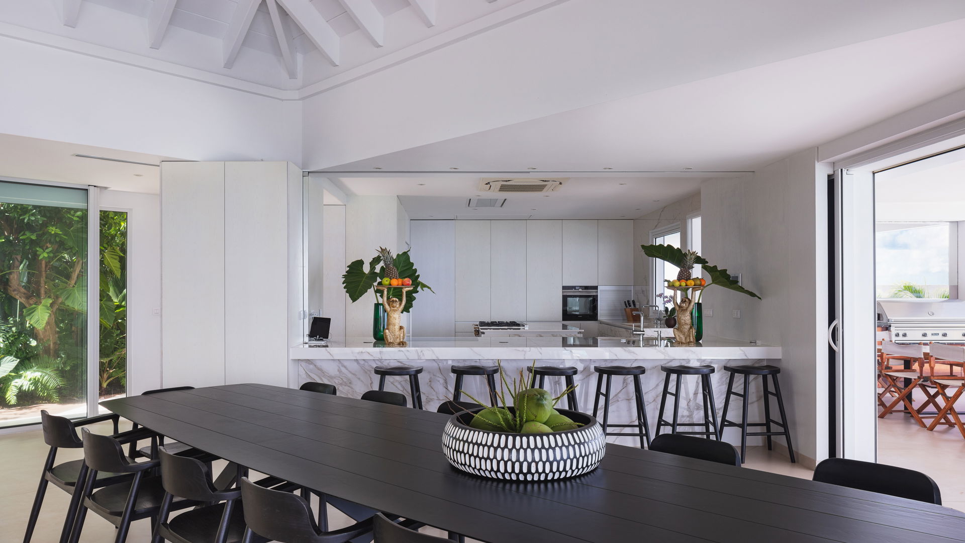 KITCHEN & DINING AREA