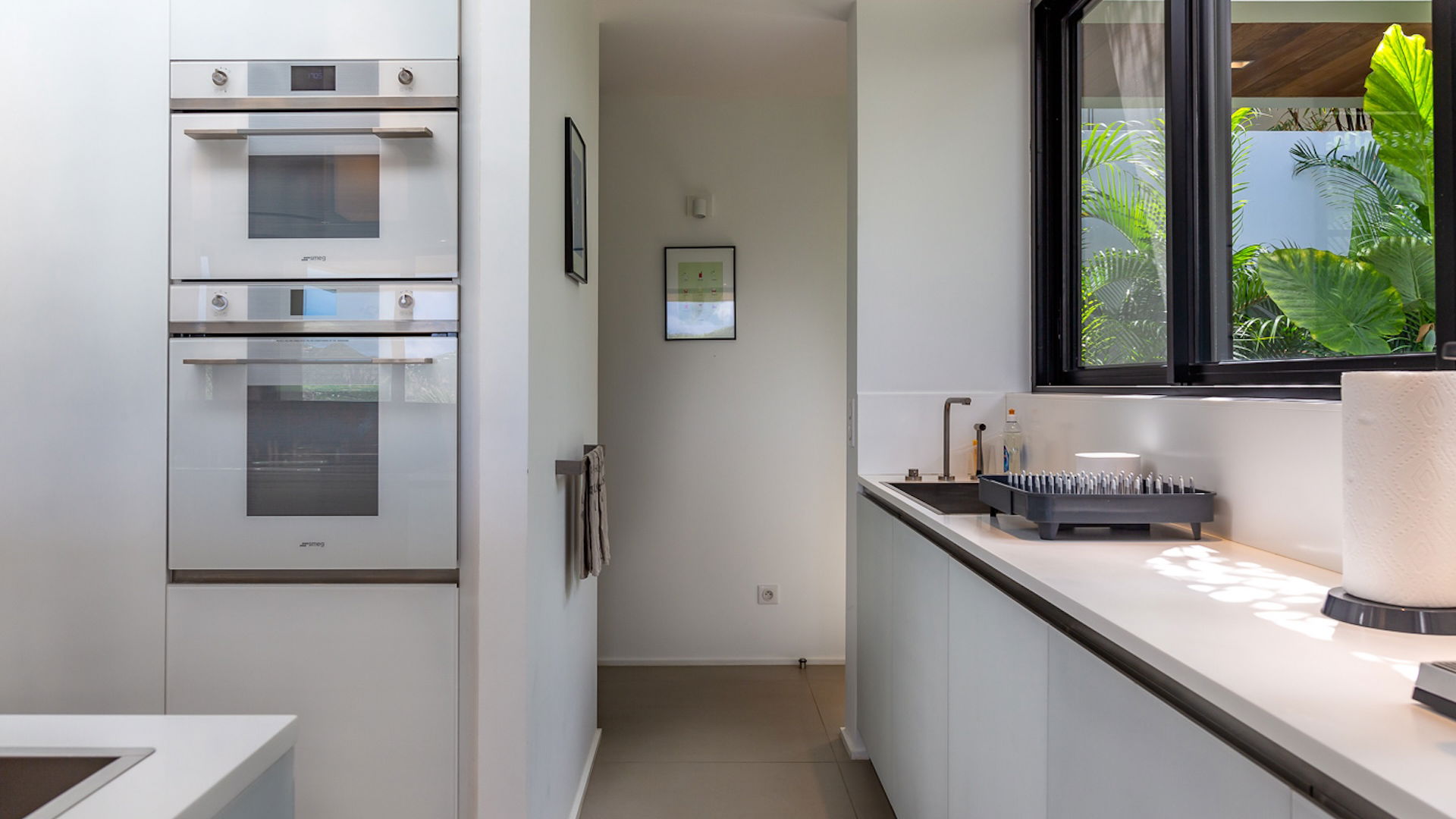 KITCHEN & DINING AREA