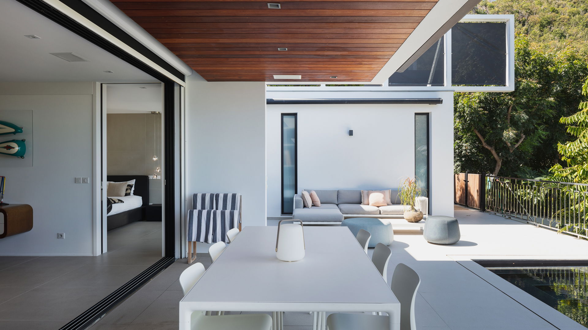 KITCHEN & DINING AREA