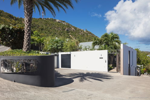 VILLA VENTURA OUTDOORS 1