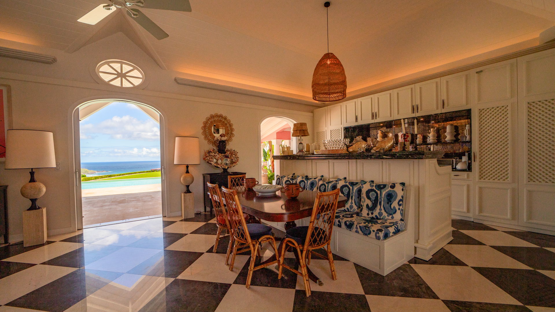 KITCHEN & DINING AREA