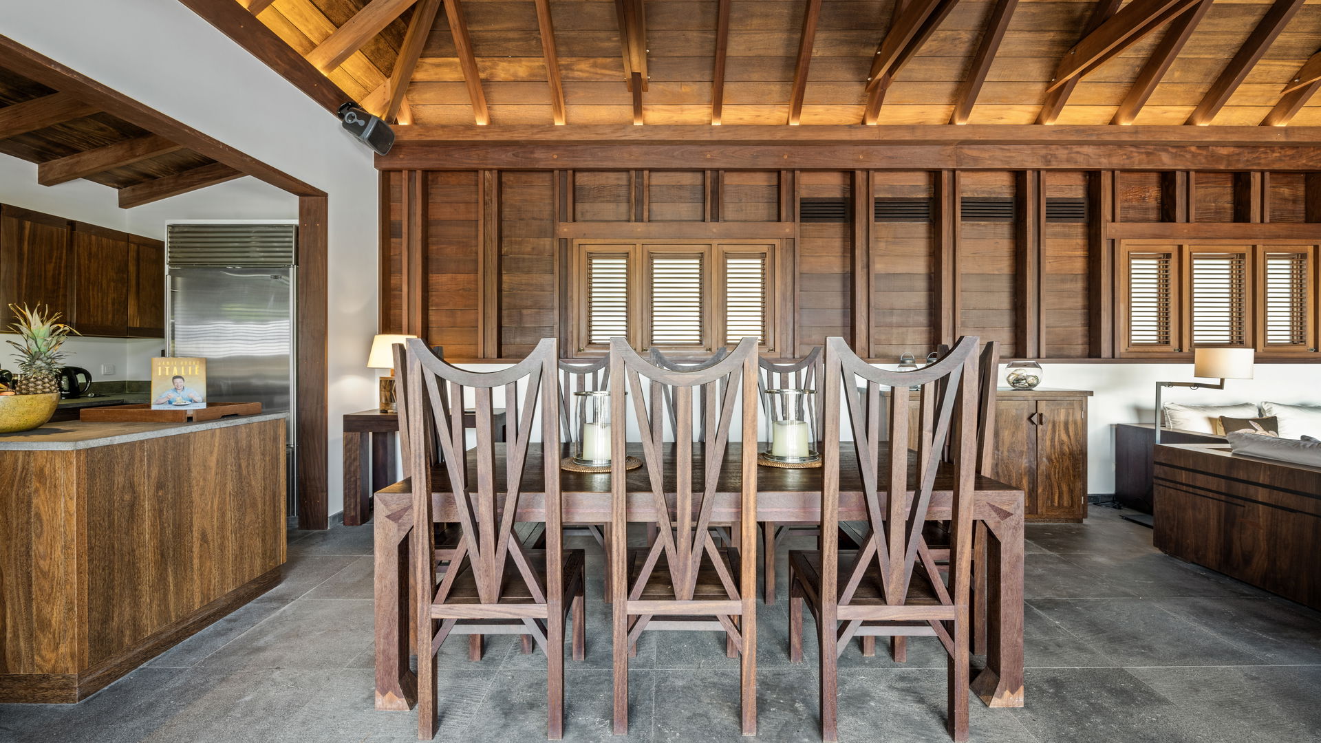 KITCHEN & DINING AREA