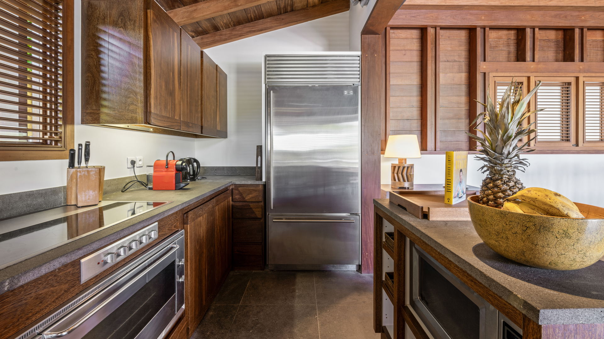 KITCHEN & DINING AREA