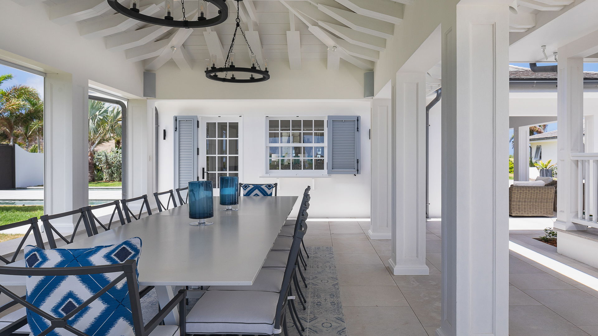 KITCHEN & DINING AREA