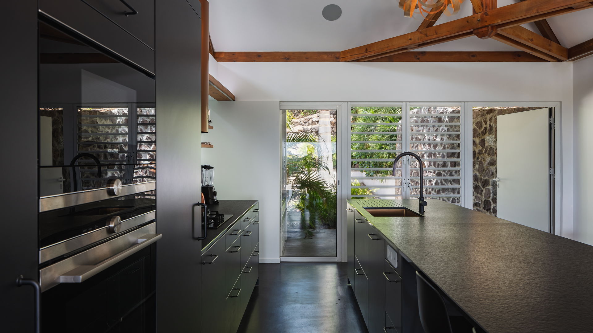 KITCHEN & DINING AREA