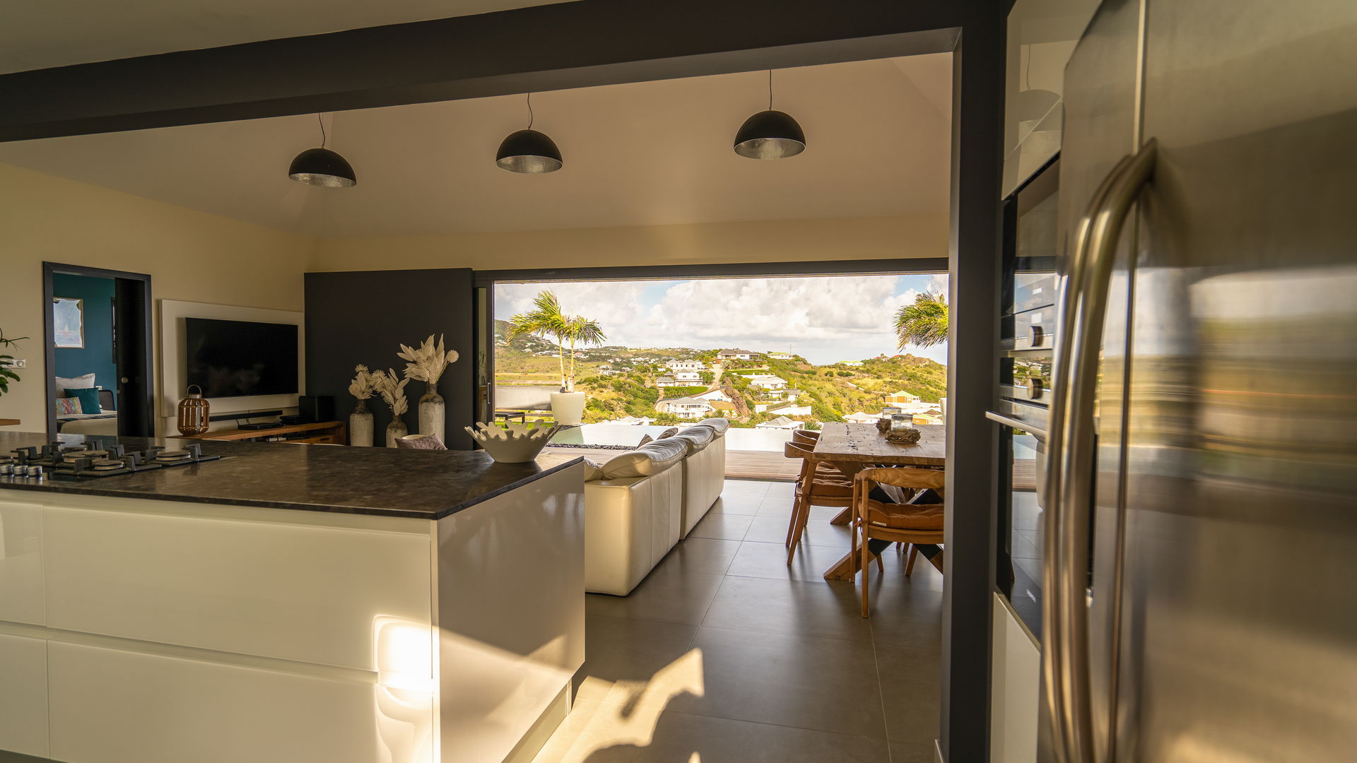 KITCHEN & DINING AREA