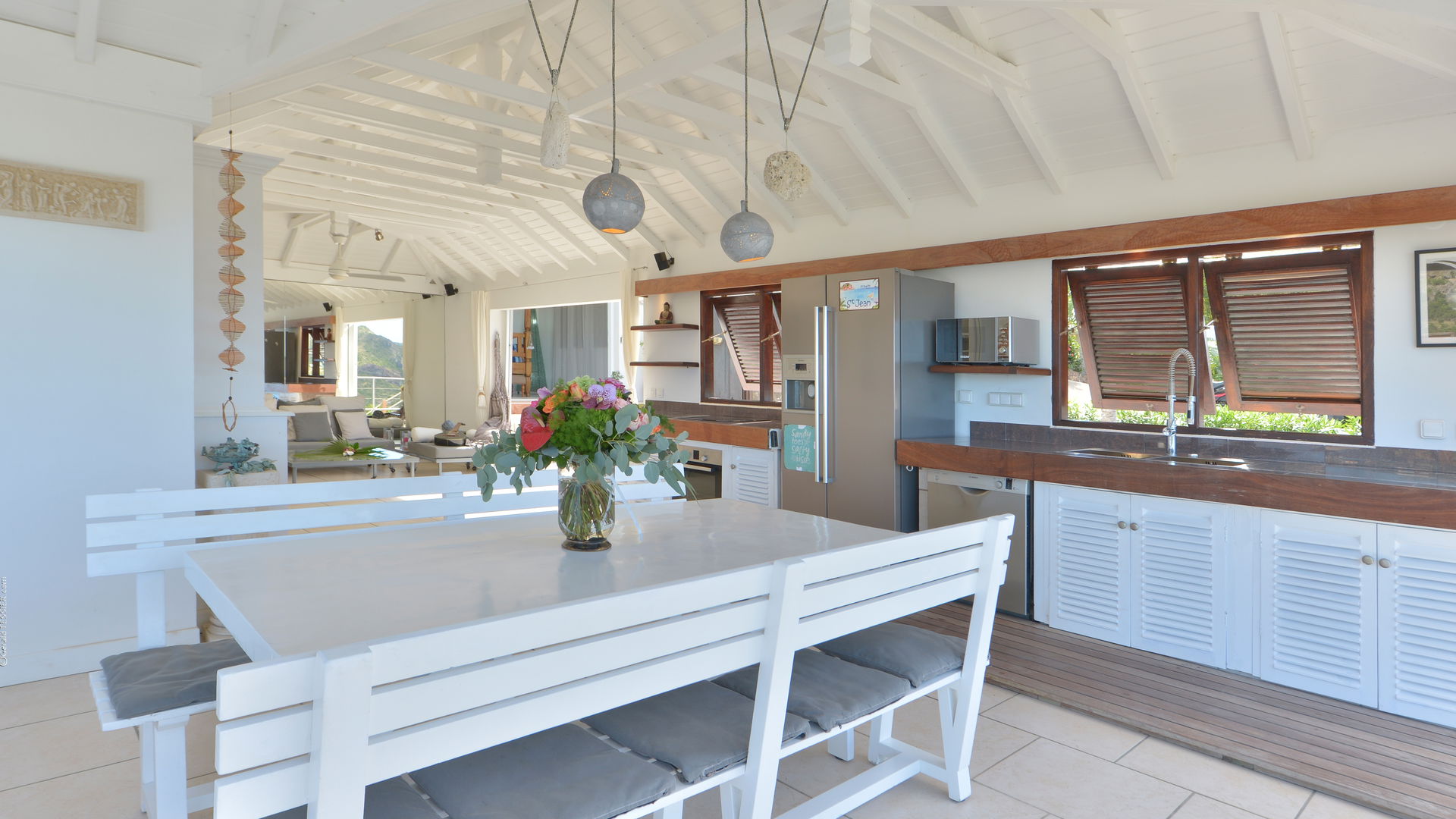 KITCHEN & DINING AREA