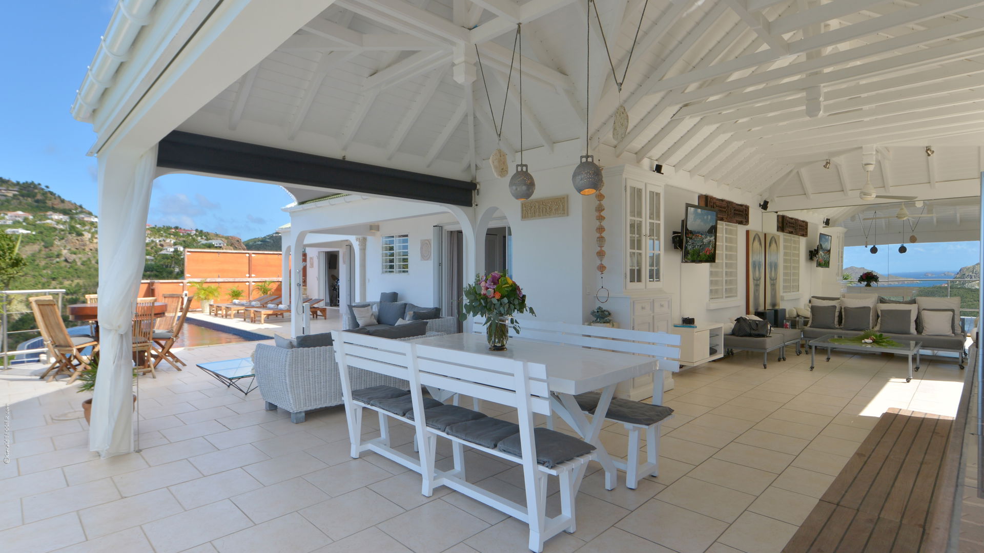 KITCHEN & DINING AREA