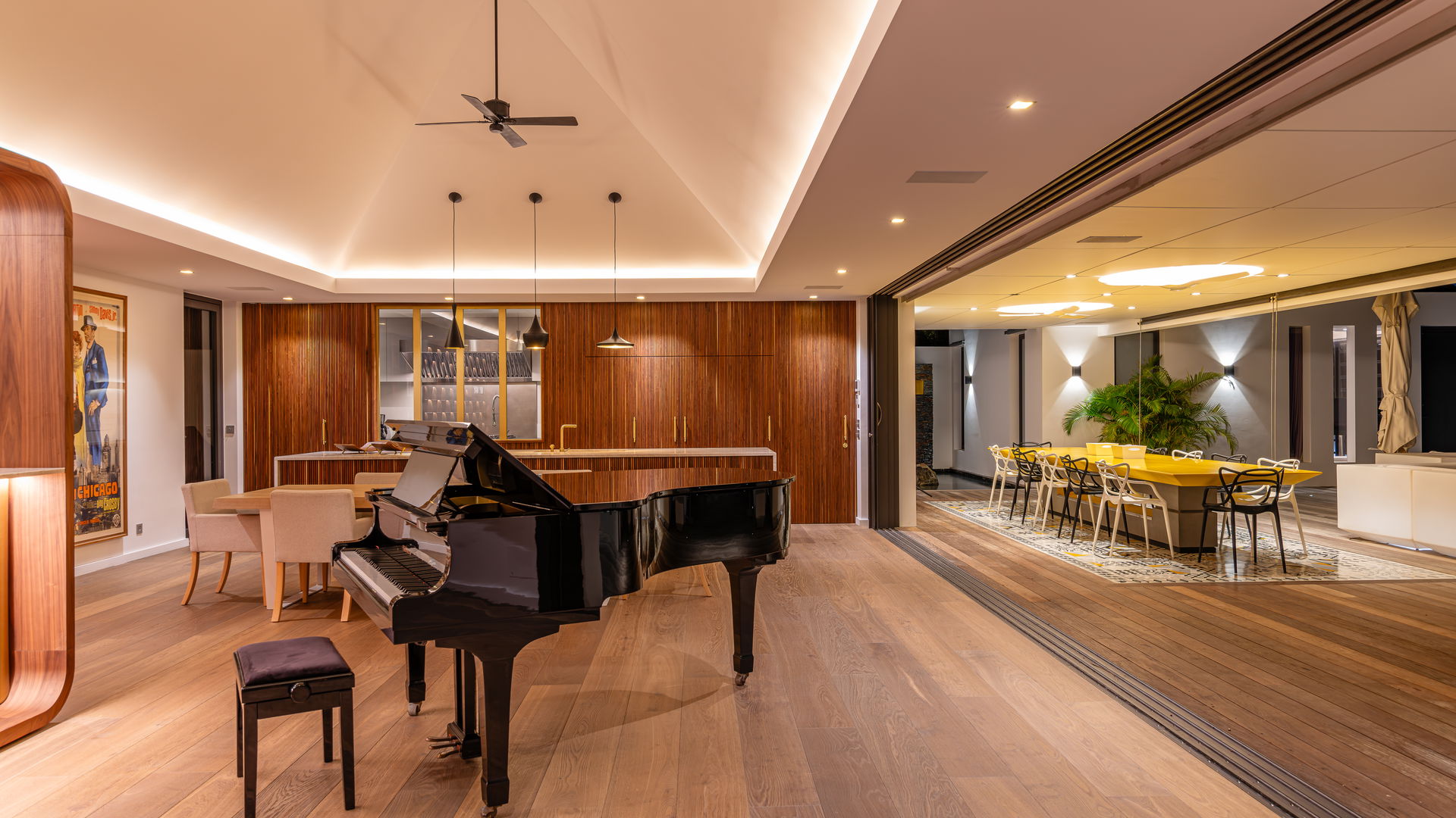 KITCHEN & DINING AREA