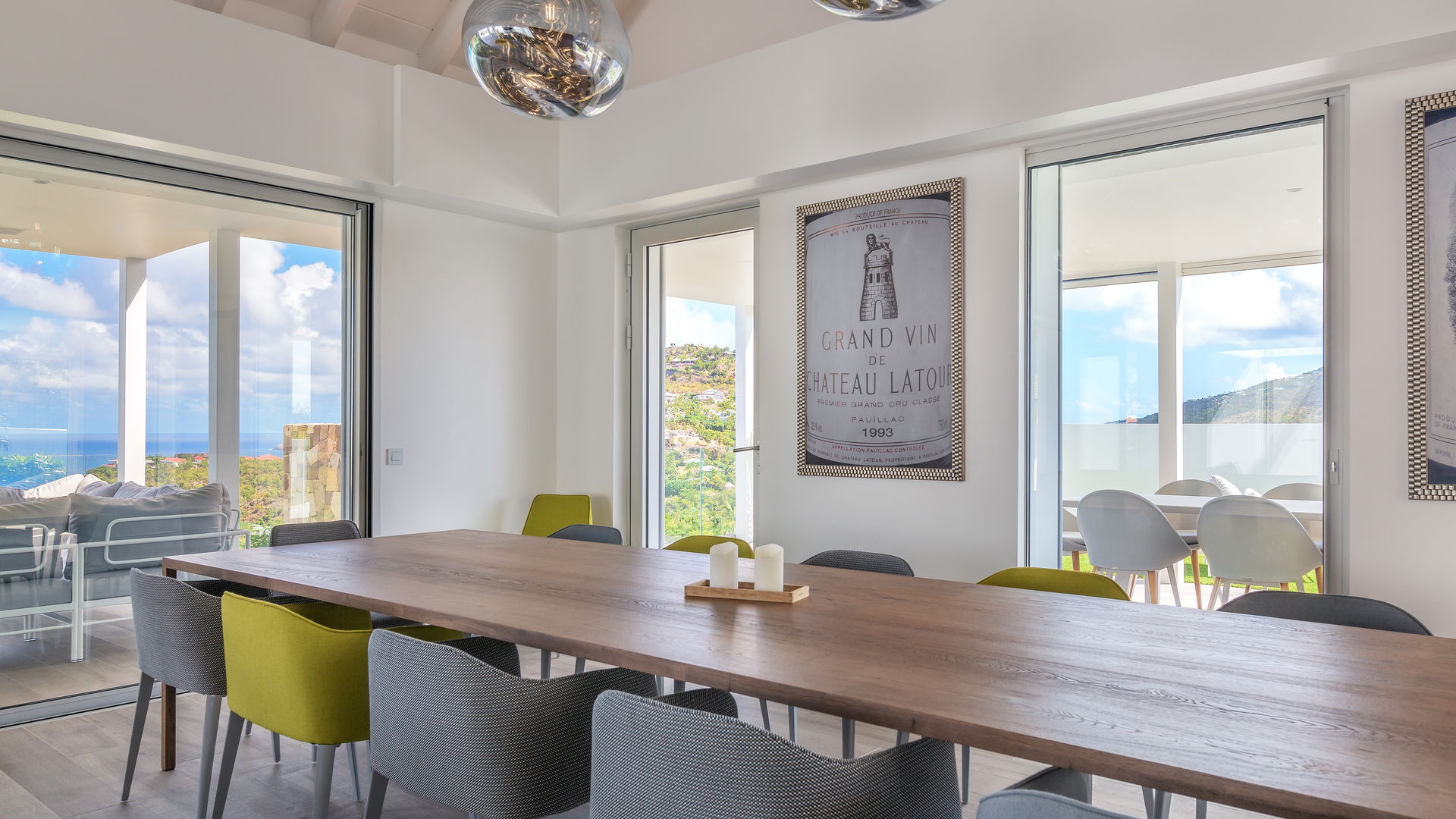 KITCHEN & DINING AREA