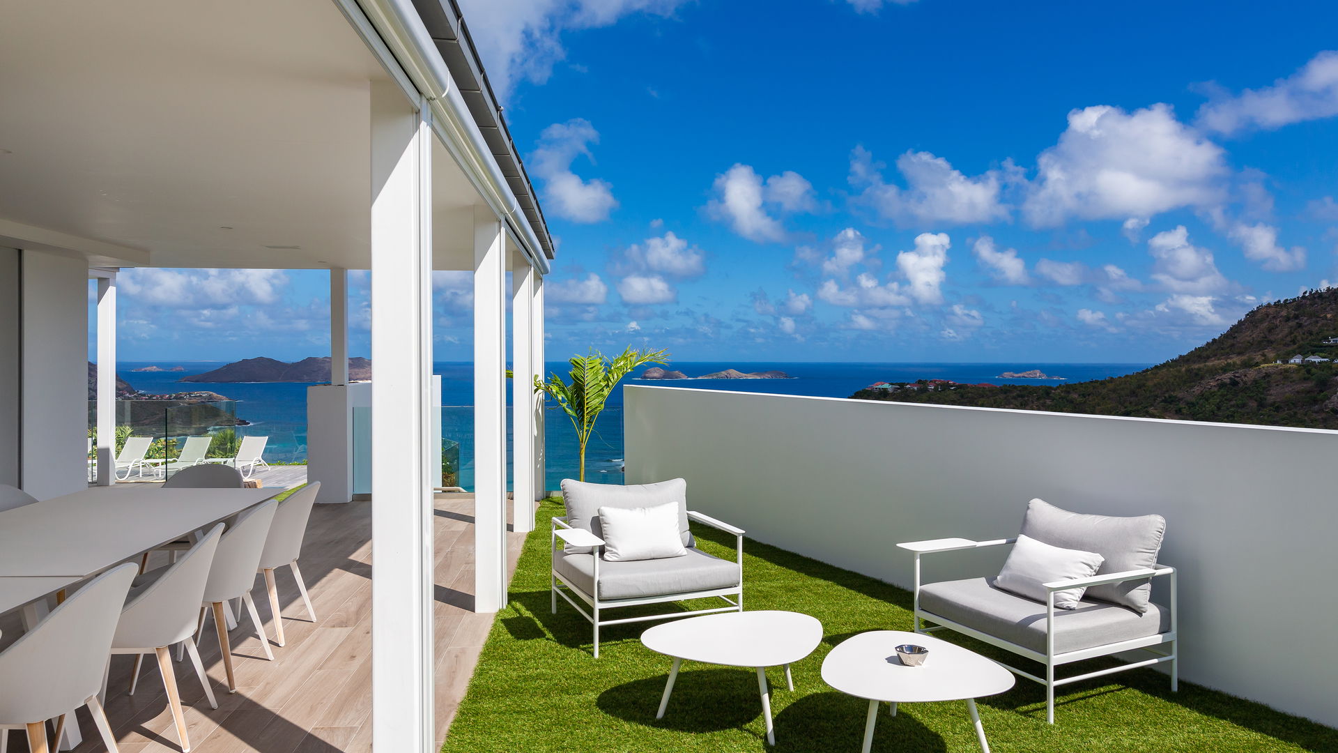 OUTDOOR DINING AREA