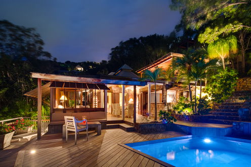 VILLA LAMA BY NIGHT 1