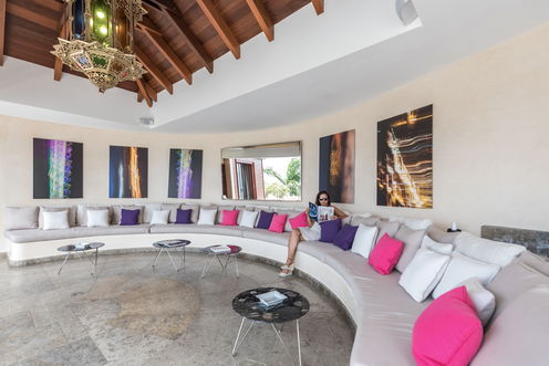 VILLA CASTLE ROCK LOUNGE ROOM 1