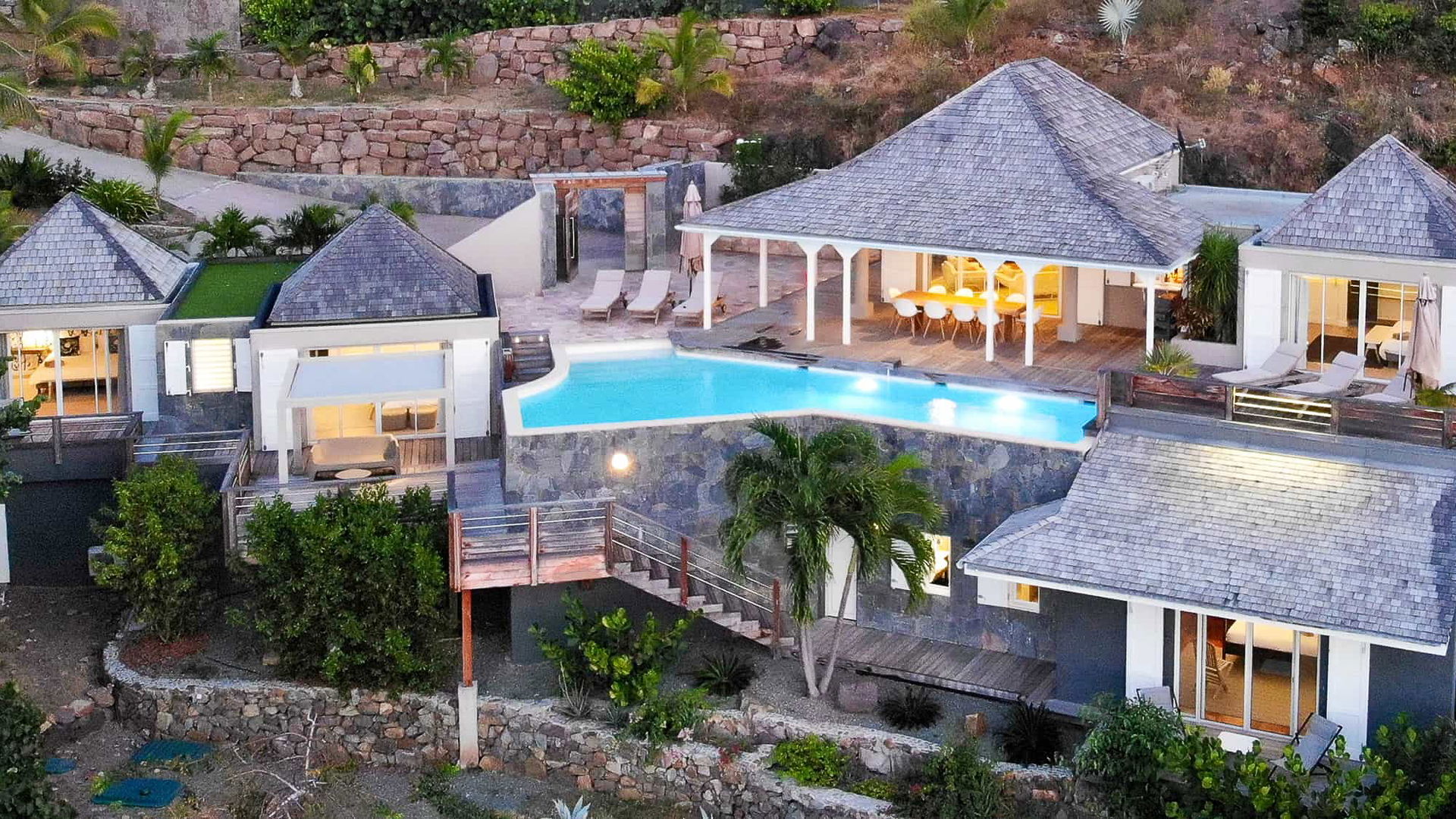 LAGON BLEU ESTATE