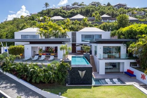 VILLA WINGS OUTDOORS 1.jpeg
