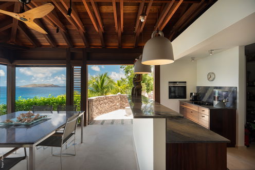 VILLA SAFARI KITCHEN & DINING 1