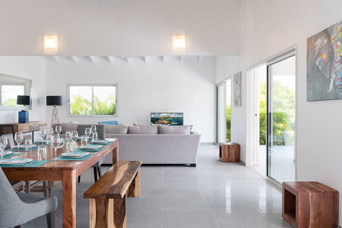 VILLA WILD BLUE DINING & KITCHEN 1