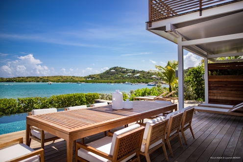VILLA BLUE OUTDOOR DINING 4