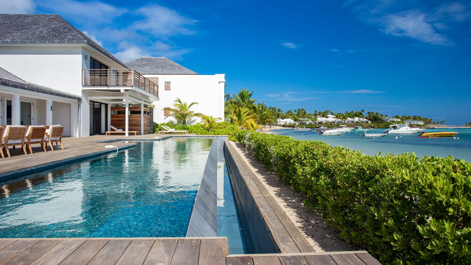 POOL & TERRACE