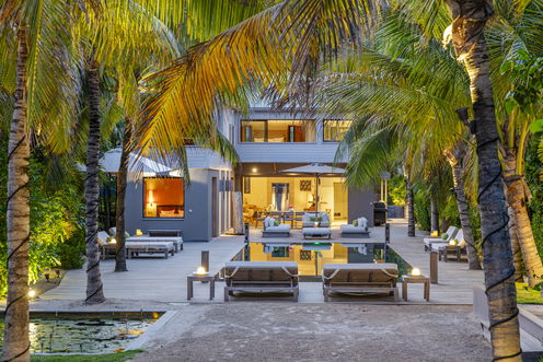 VILLA K BY NIGHT 1