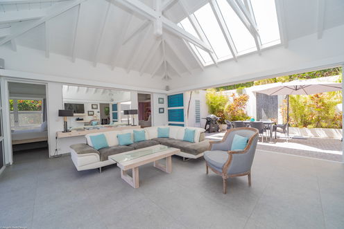 VILLA FLORA LIVING 3
