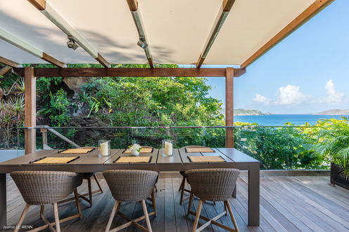 VILLA UPSIDE KITCHEN & DINING 1