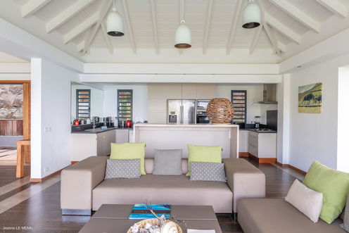 VILLA UPSIDE LIVING 1