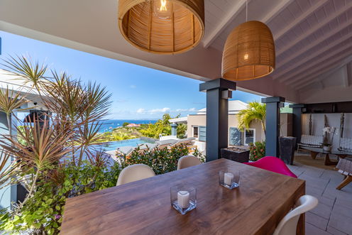 VILLA VAGUE BLEUE KITCHEN & DINING AREA 4