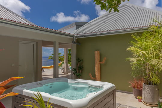 VILLA WISH JACUZZI 1