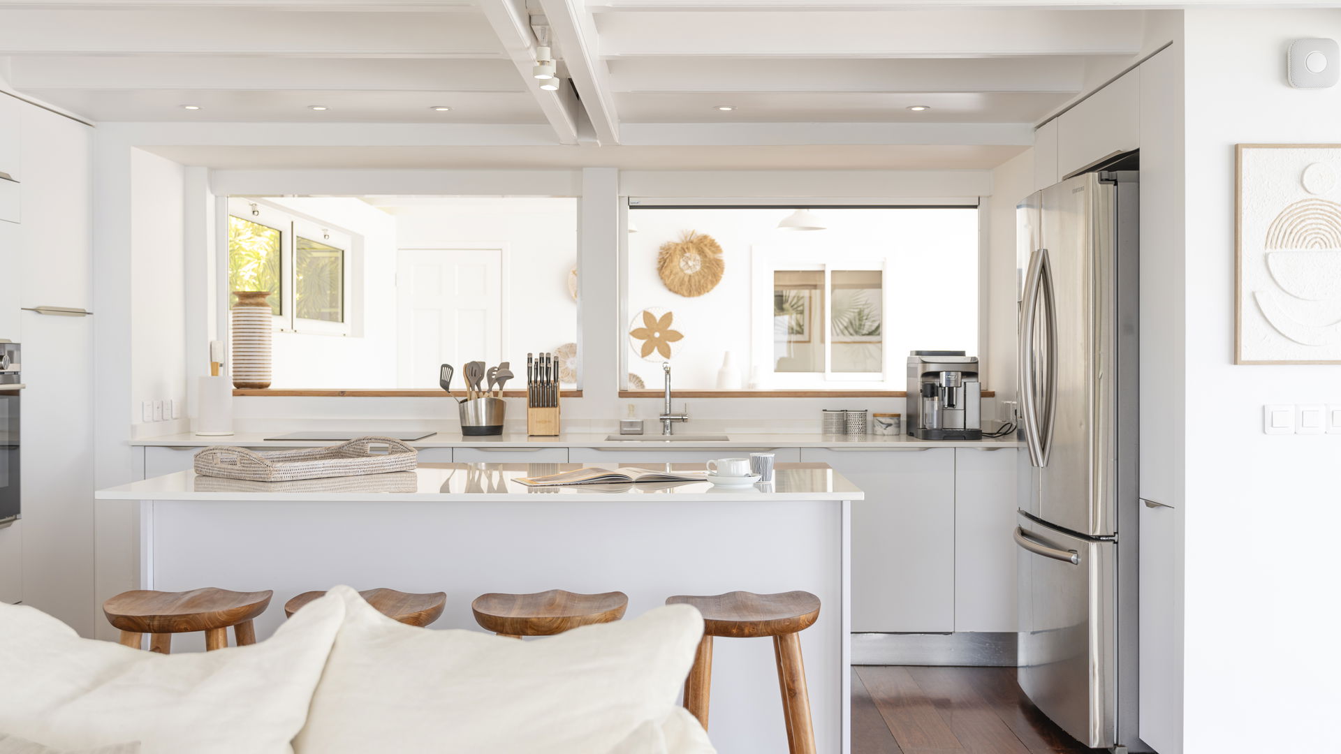 KITCHEN & DINING AREA