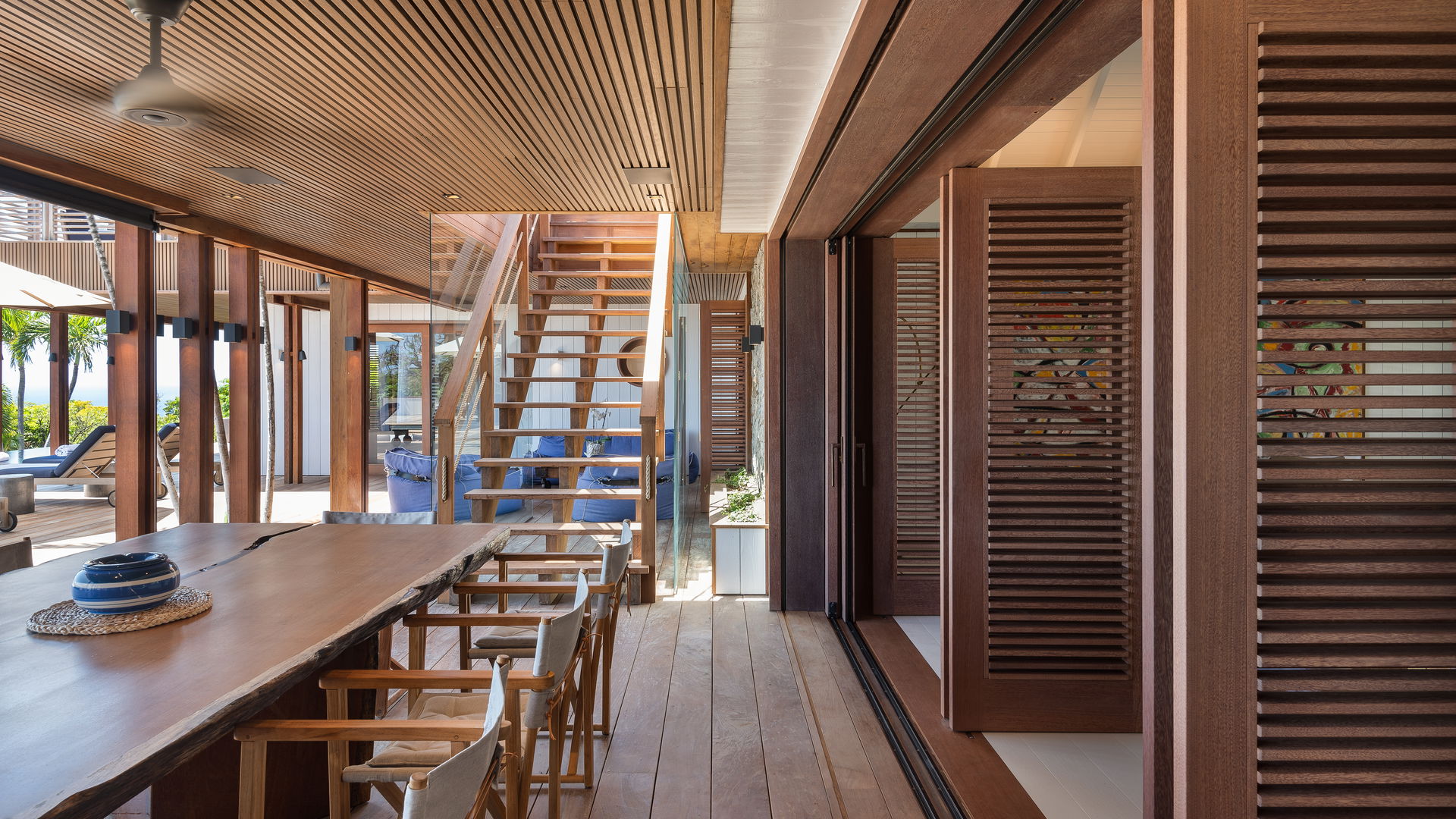 KITCHEN & DINING AREA