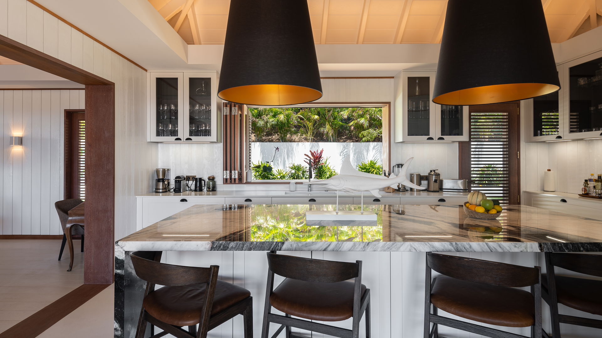 KITCHEN & DINING AREA