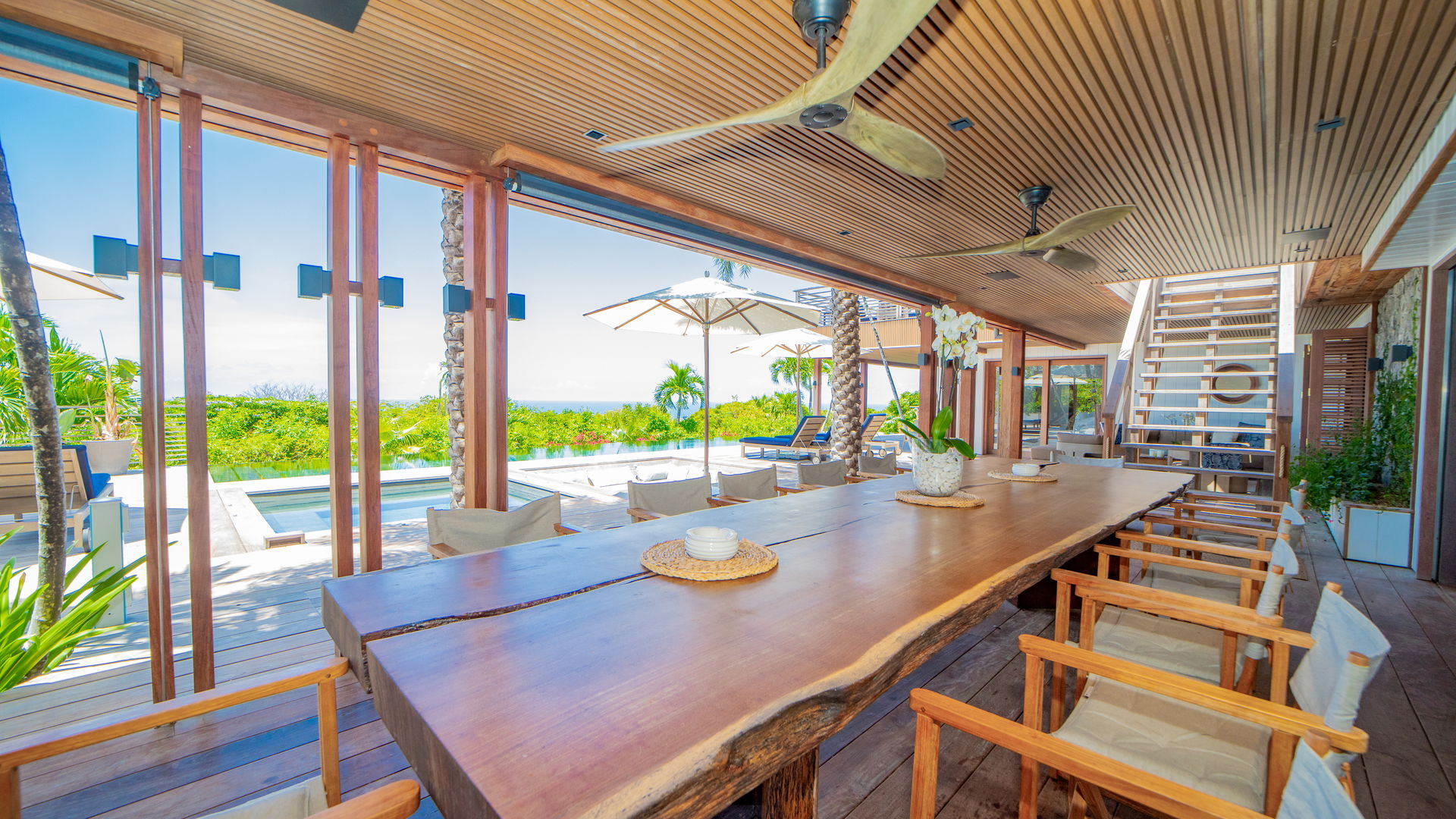 KITCHEN & DINING AREA