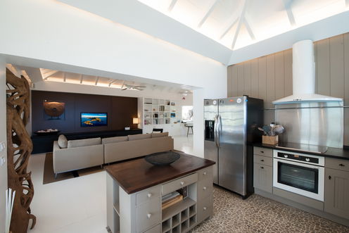 VILLA KIARA KITCHEN & DINING 1