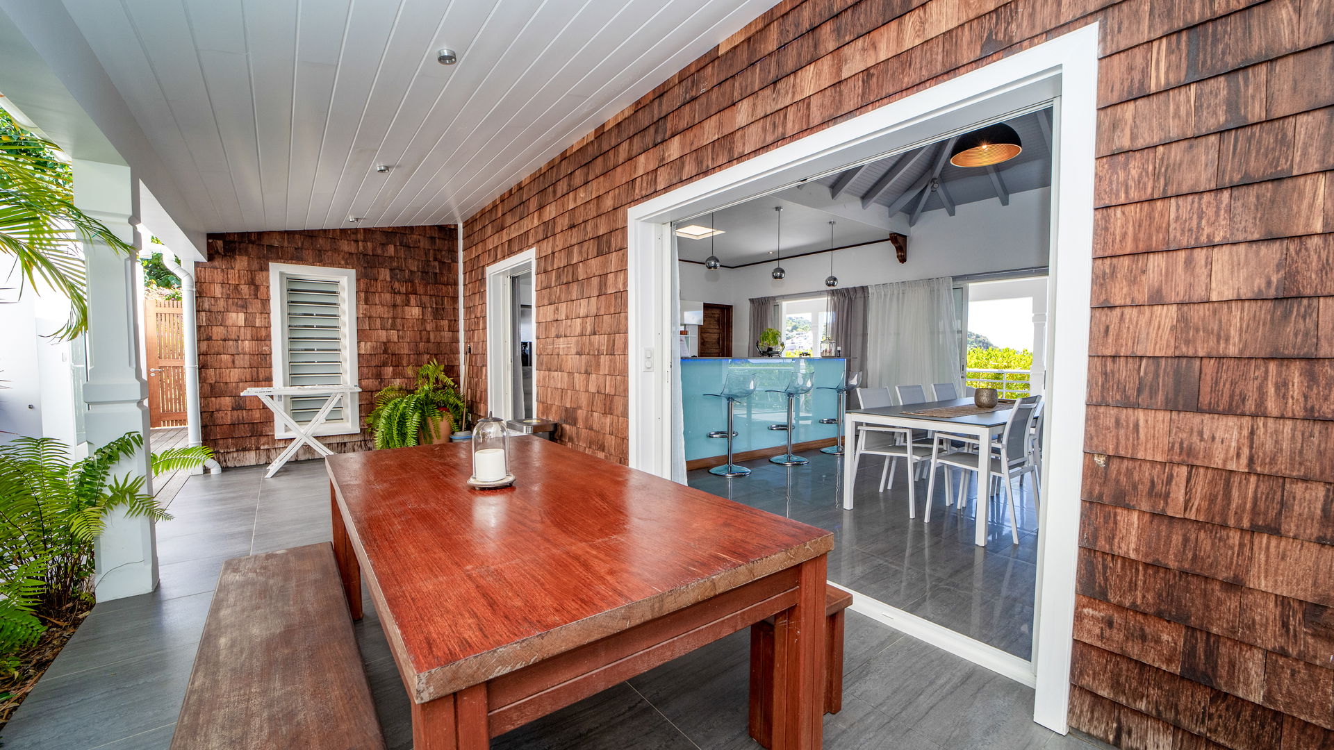 KITCHEN & DINING AREA