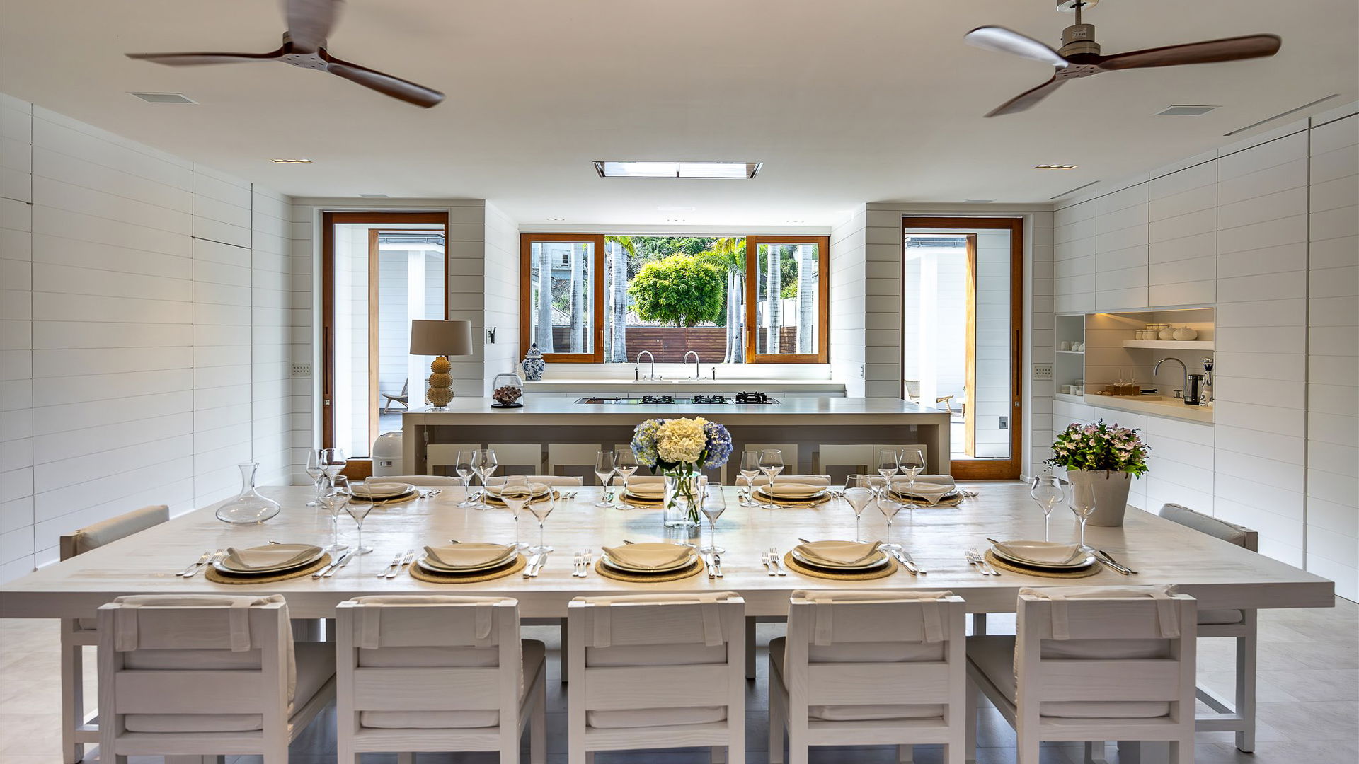 KITCHEN & DINING AREA