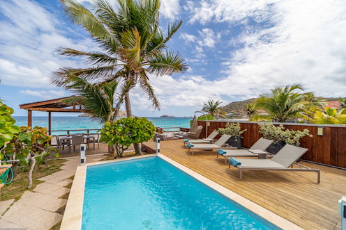 VILLA RAISINNIERS POOL & TERRACE 2.jpeg