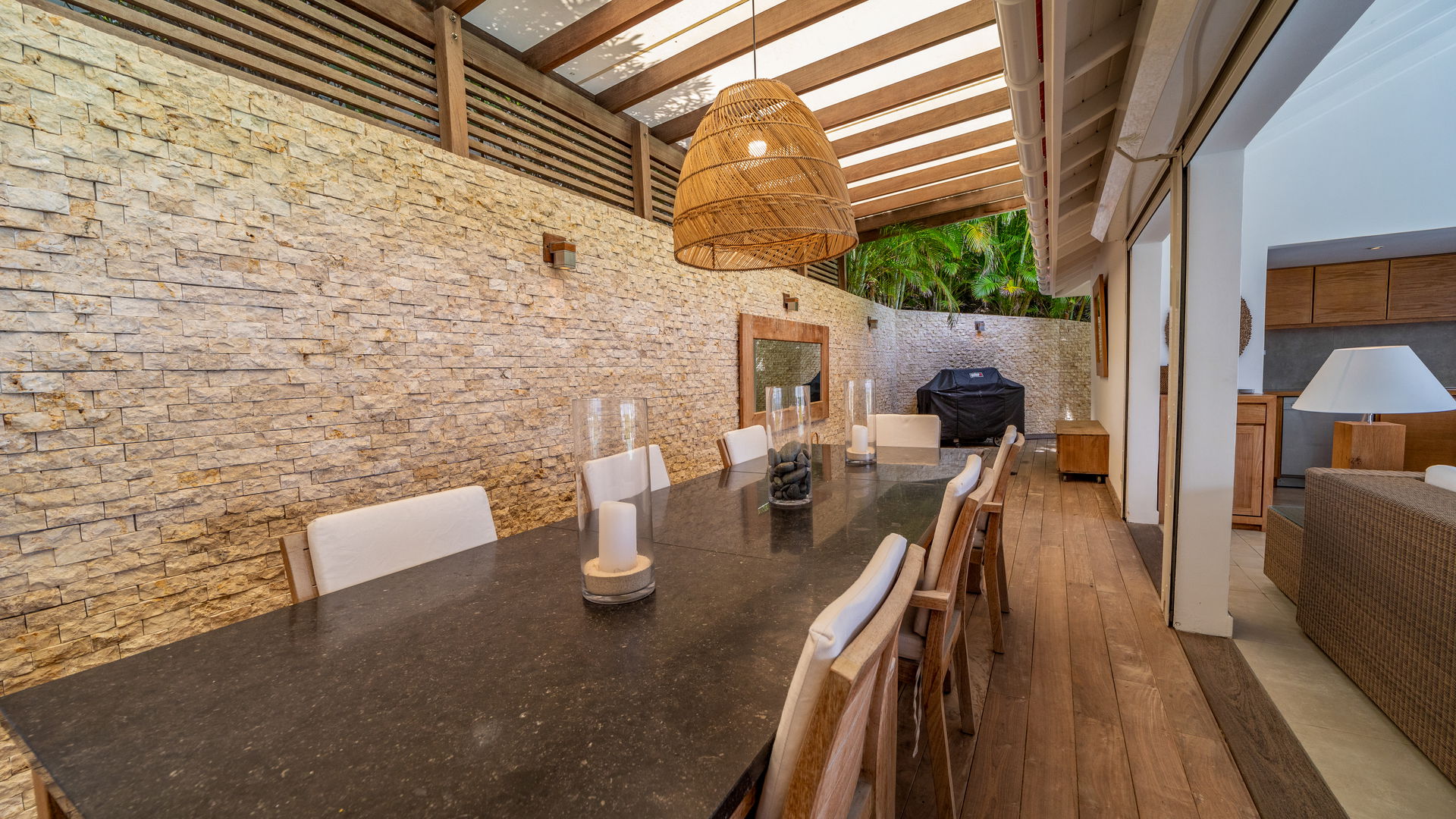 KITCHEN & DINING AREA