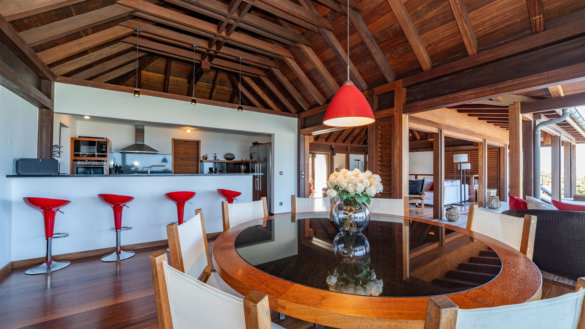 KITCHEN & DINING AREA