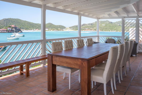 VILLA SOUS LA FALAISE KITCHEN & DINING AREA 1