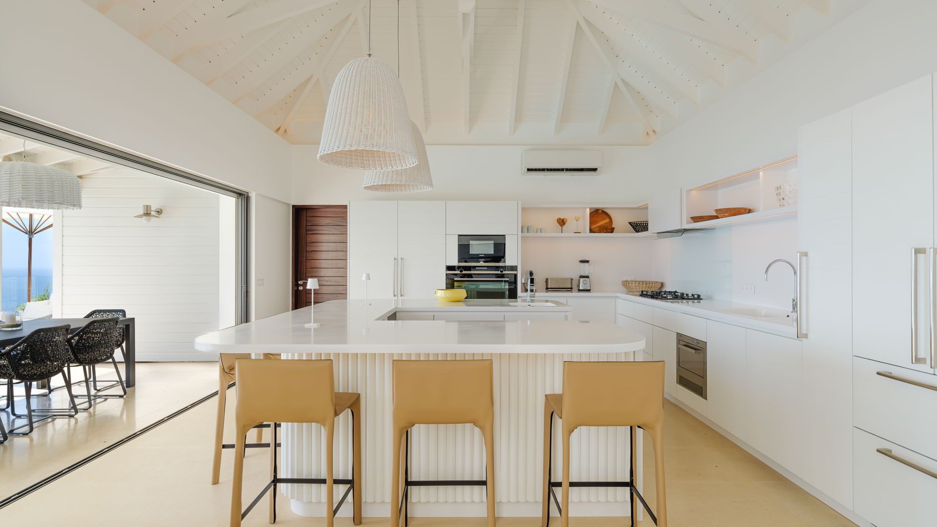 KITCHEN & DINING AREA