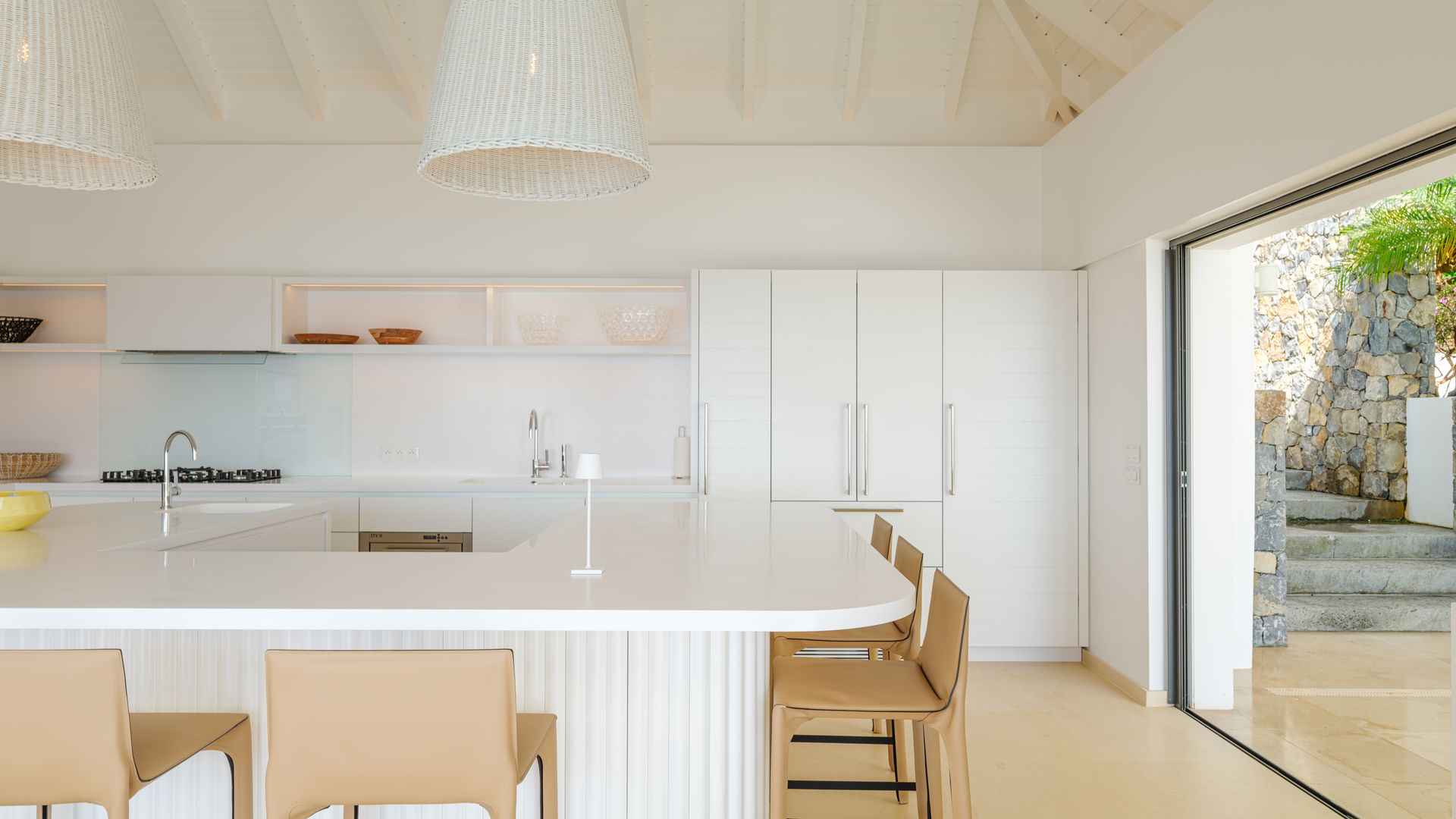 KITCHEN & DINING AREA