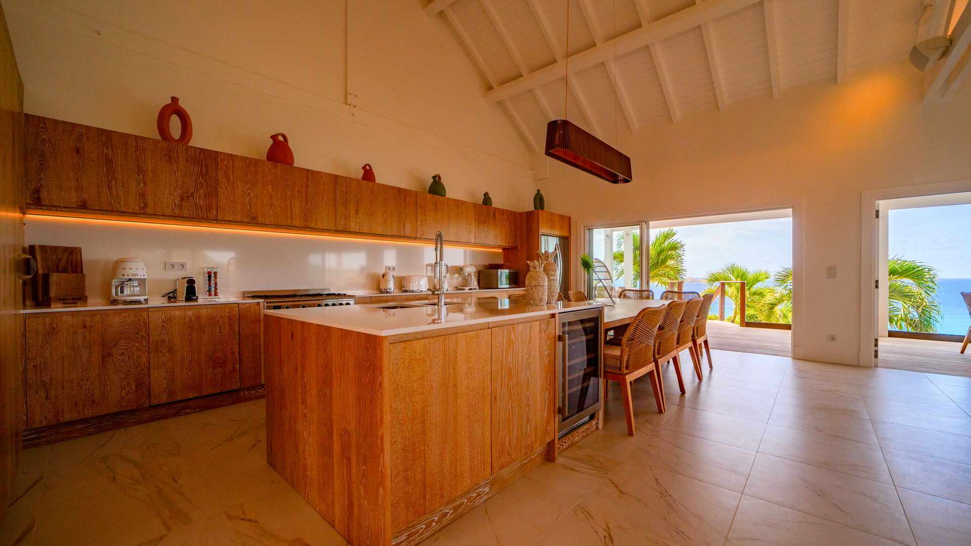 KITCHEN & DINING AREA