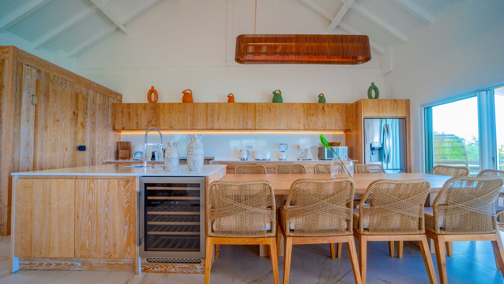 KITCHEN & DINING AREA